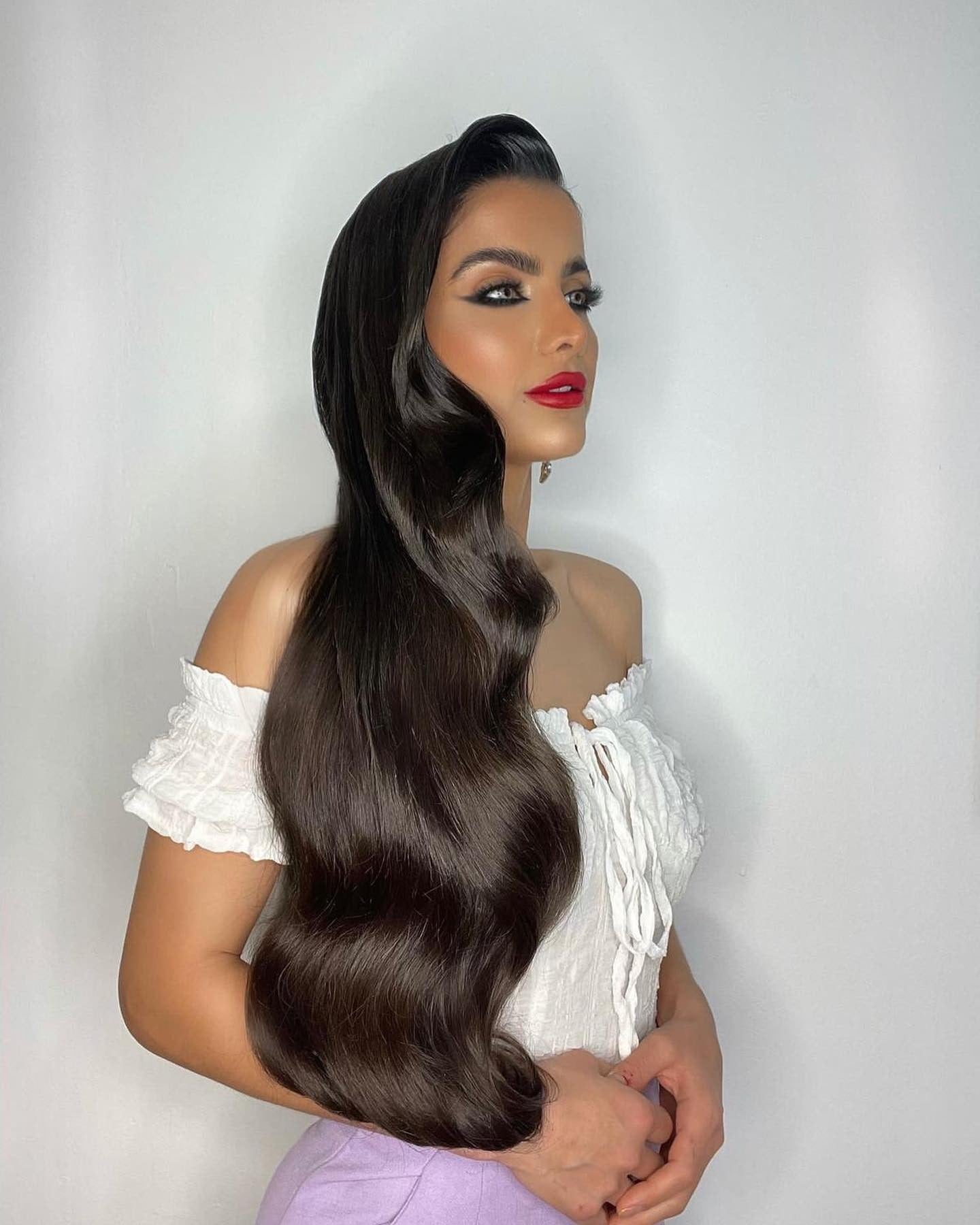 2. Espresso Gloss Luxe Waves (Frisuren mit langer Welle)