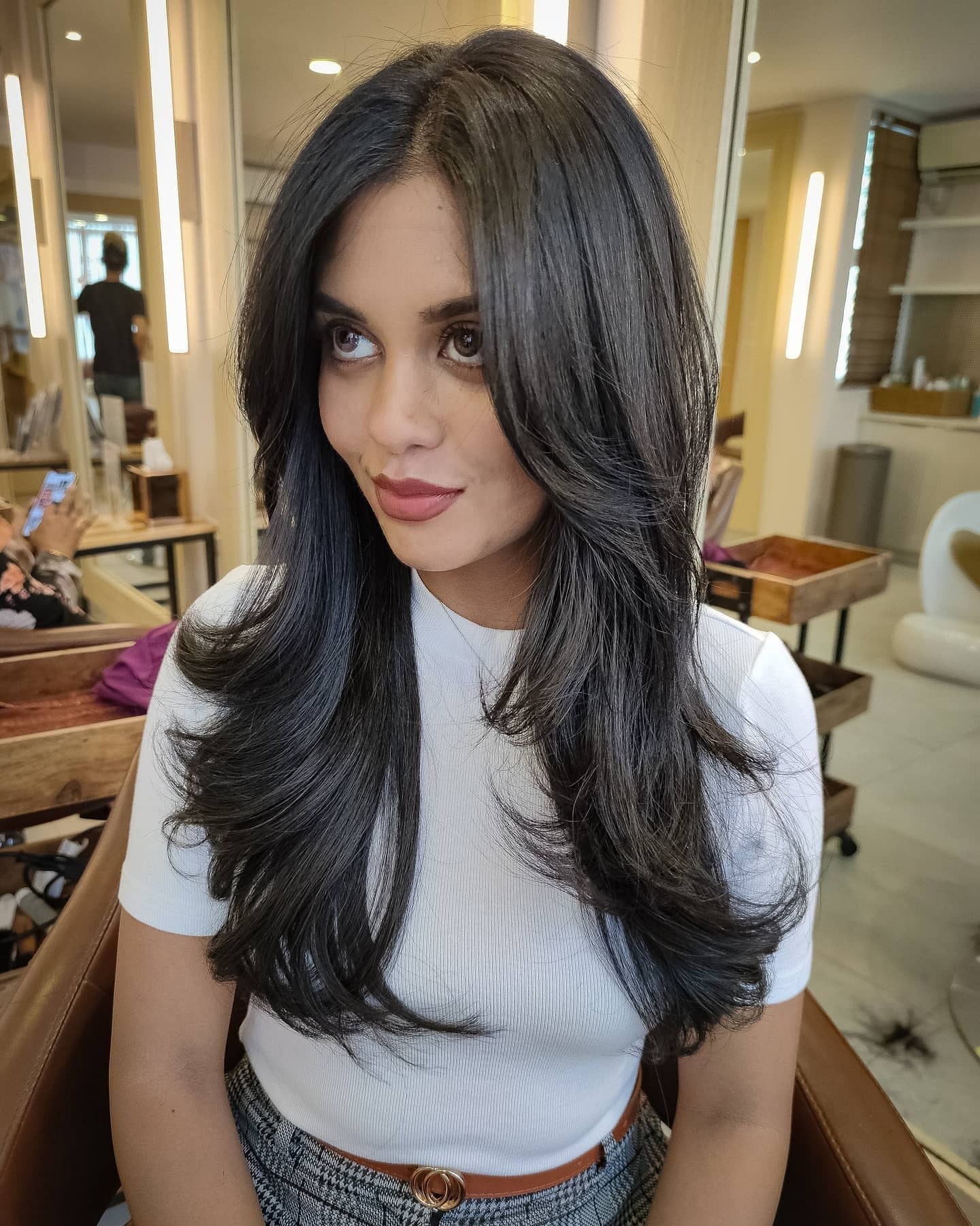 2. Glänzende schwarze Schichten mit weichem Volumen (Gesichtshaarschnitte)