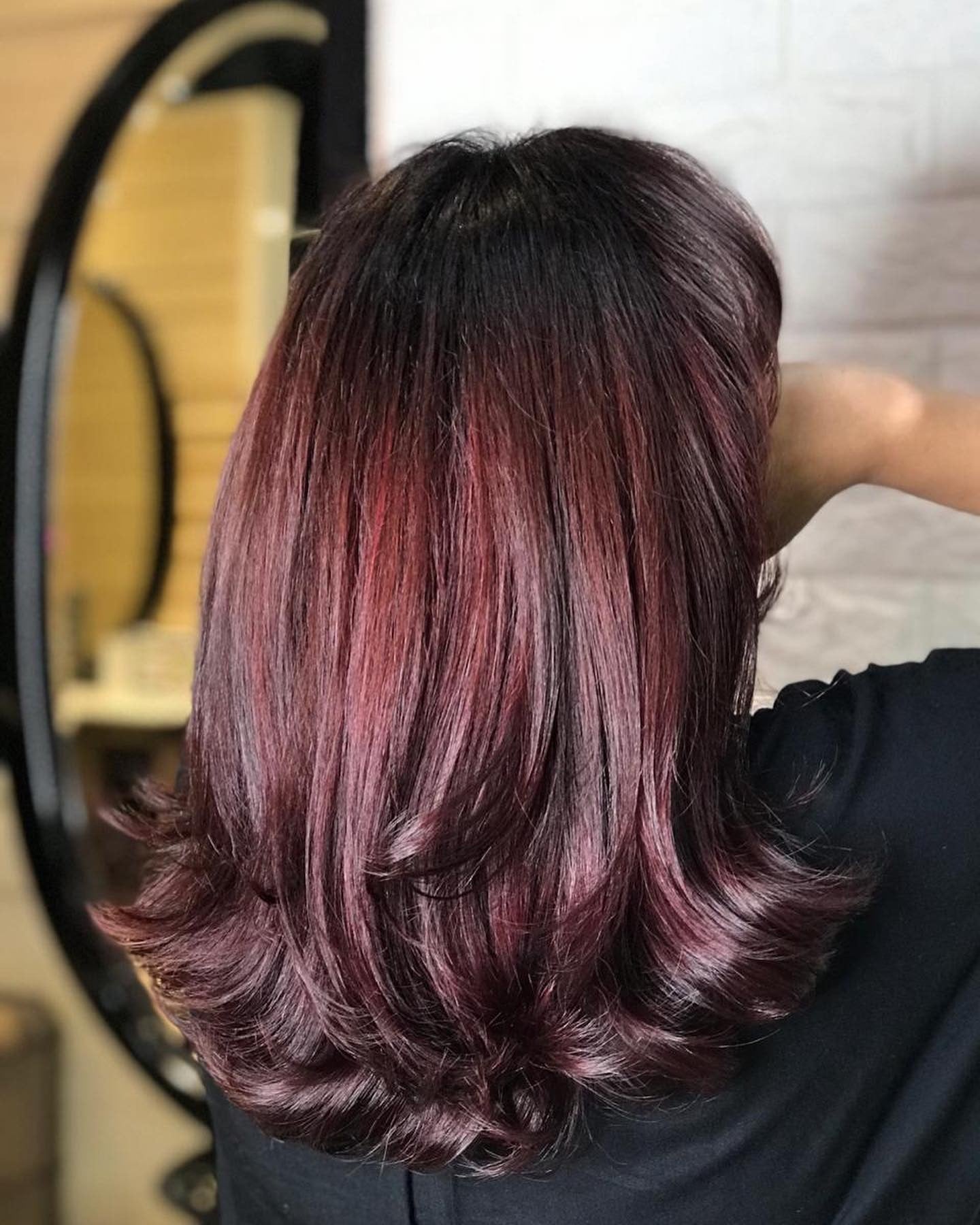 2.. Schichtbloß mit Pflaumenburgund strahlend (dunkle burgundige Haarfarbe)