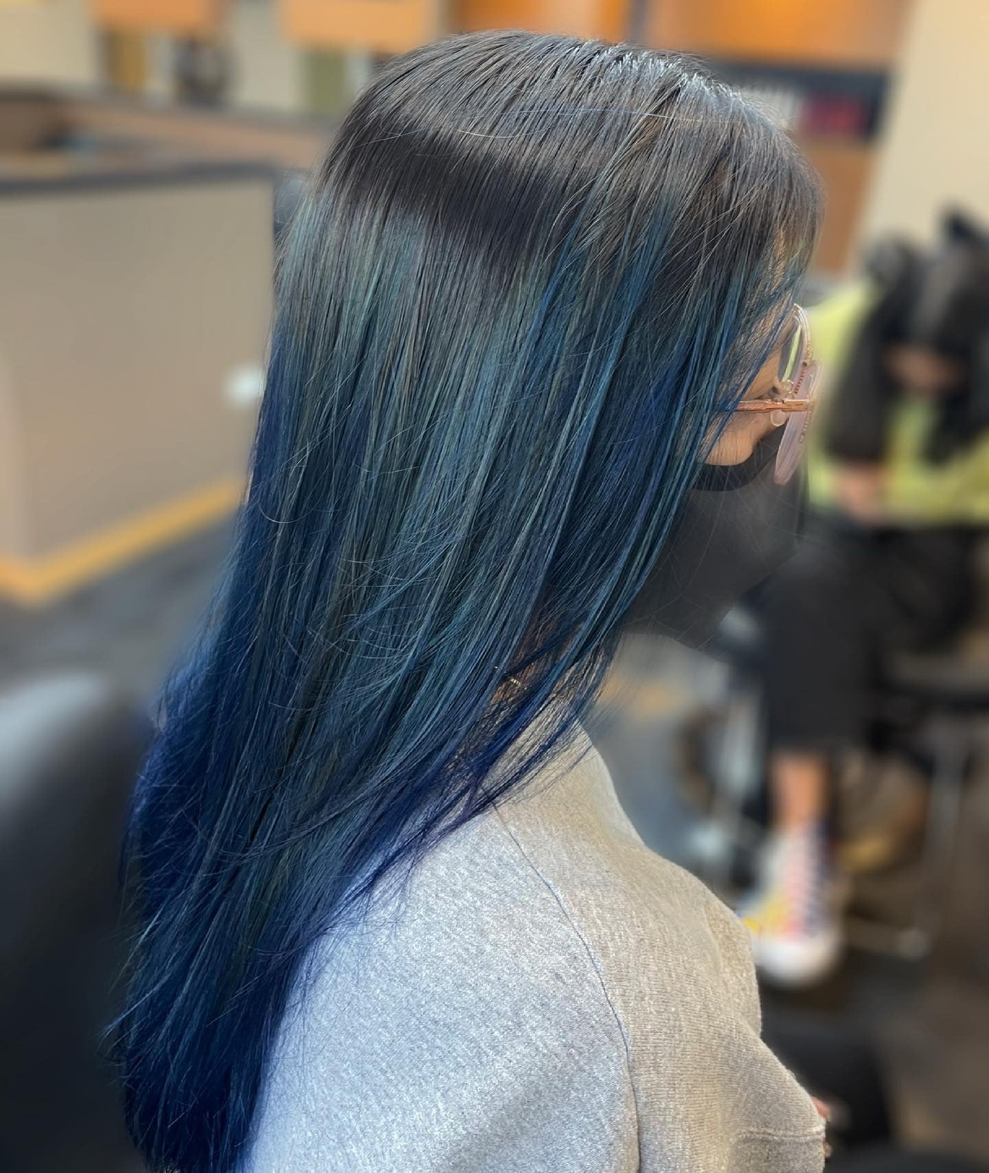 2. Ocean Steel Sleek Layers (Rauchblaue Haarfarbe)