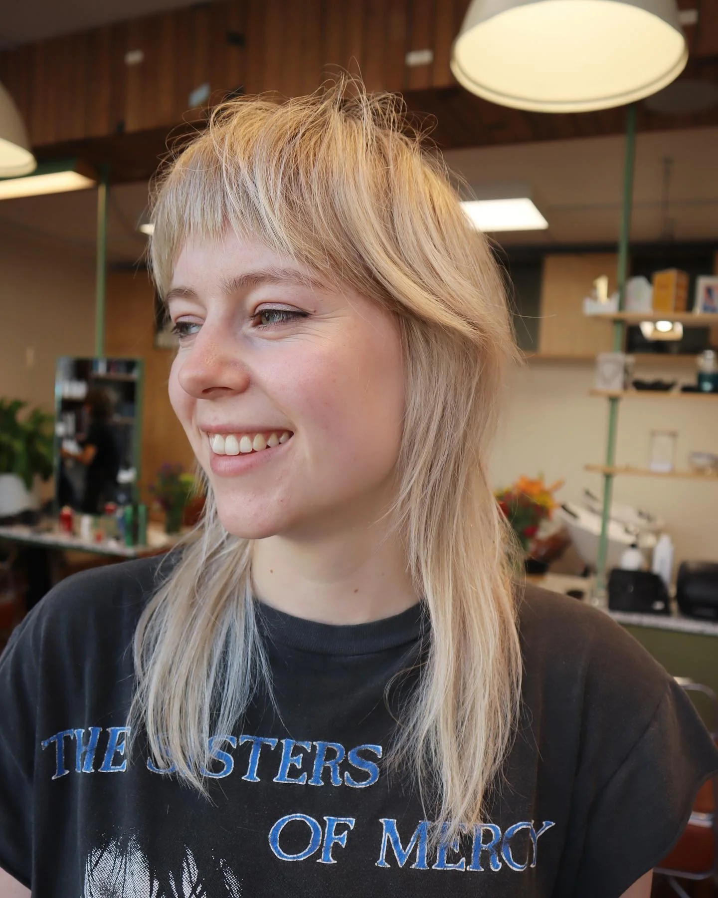 2. Platinum Shagged Wolf Cut mit Mikrofransen (Wolfshaarschnitte mit Pony)