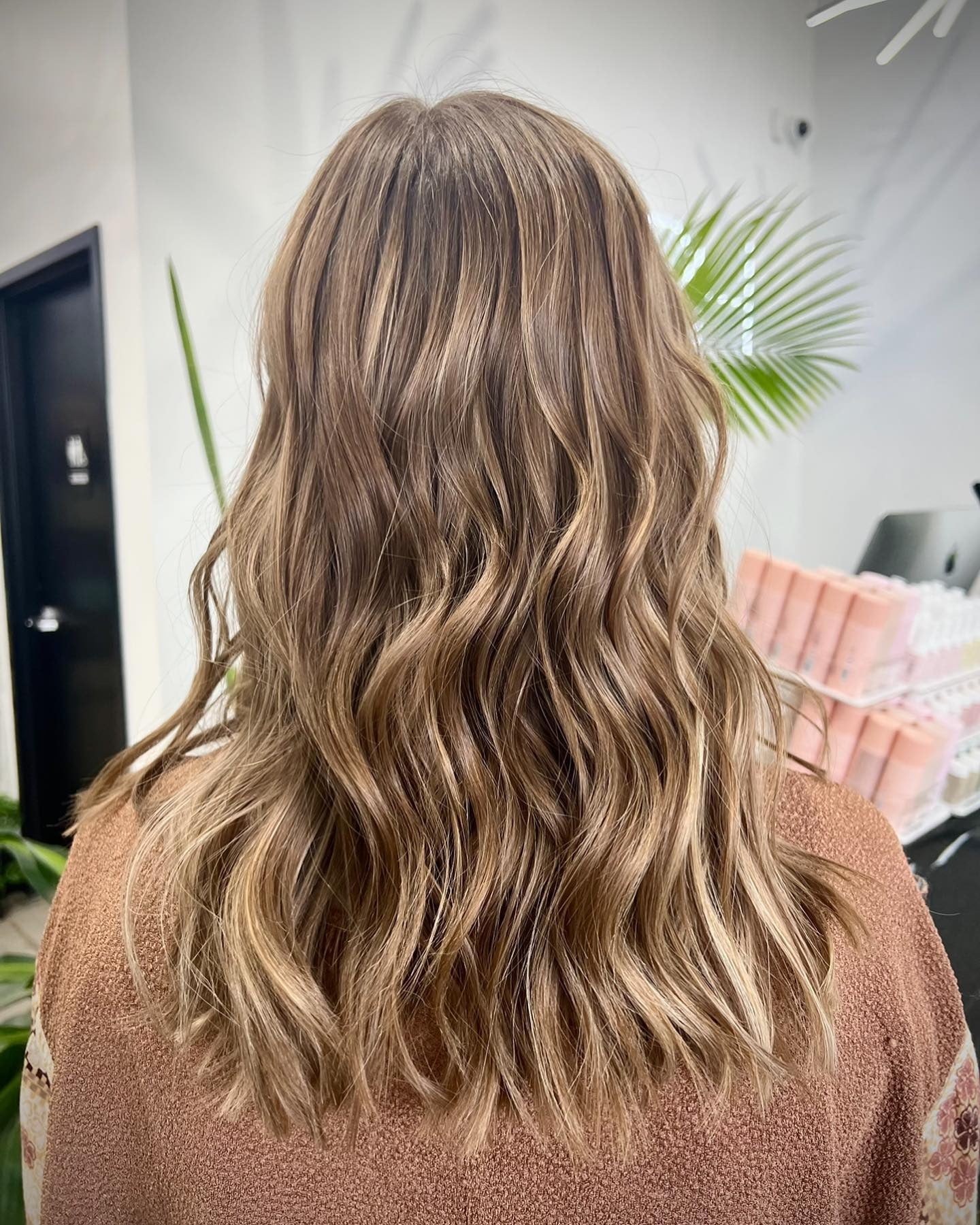 2. Sandy Beige Dimensional Waves (Herbst blonde Haarfarbe)