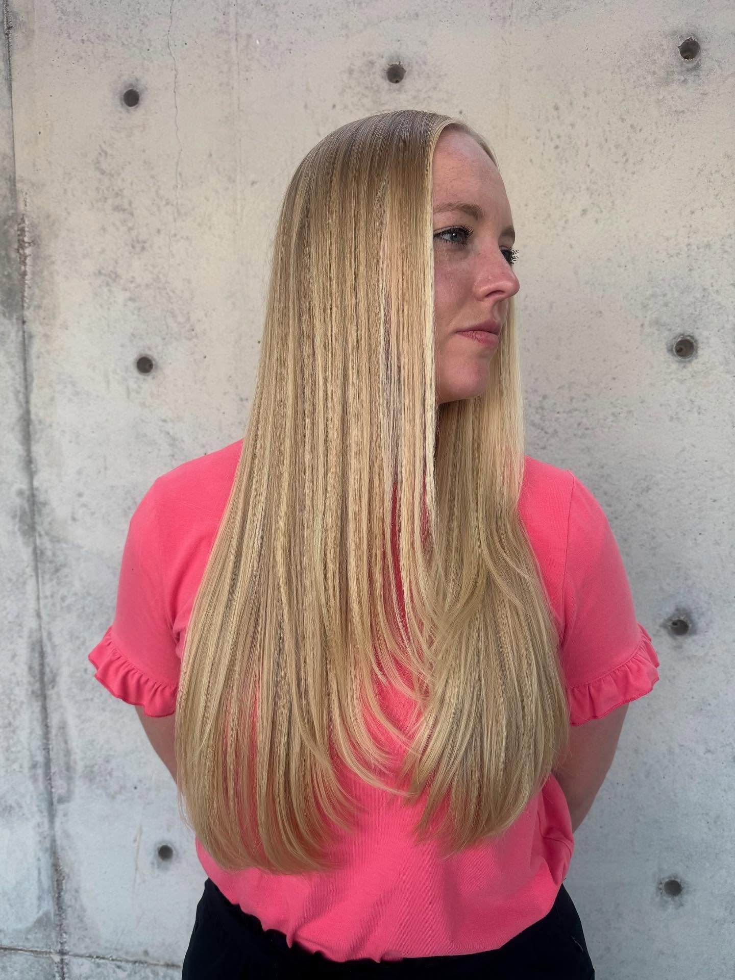 2. Ultra-glattes Goldblond (gerade Frisuren)