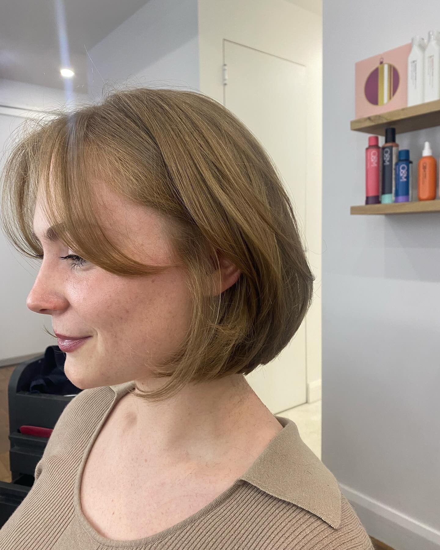 2. Warmer Honig-Karamell-Bob mit Volumenschichten (Long Layered Bob)