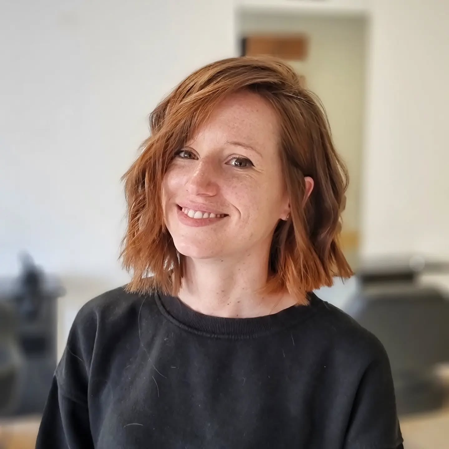 20. Kupfer strukturierter Bob mit Side Sweep (Wavy Bob Hair)