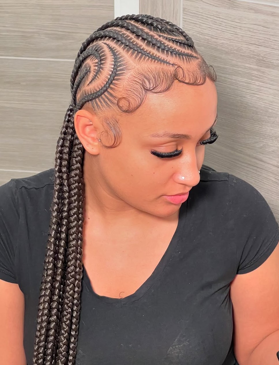 Göttin ernährt sich in Zöpfen