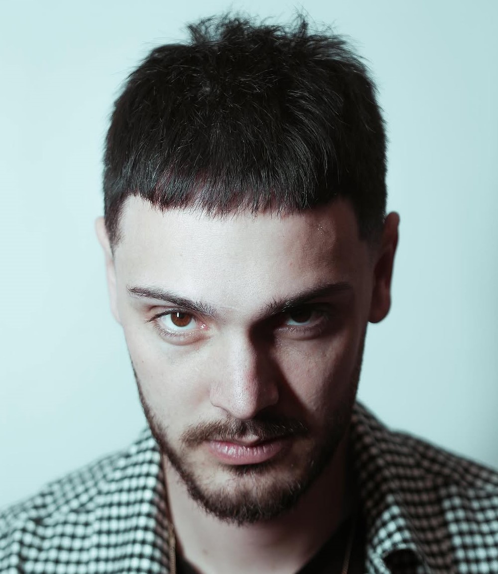 Kurzfrisur für Männer für längliche Gesichter