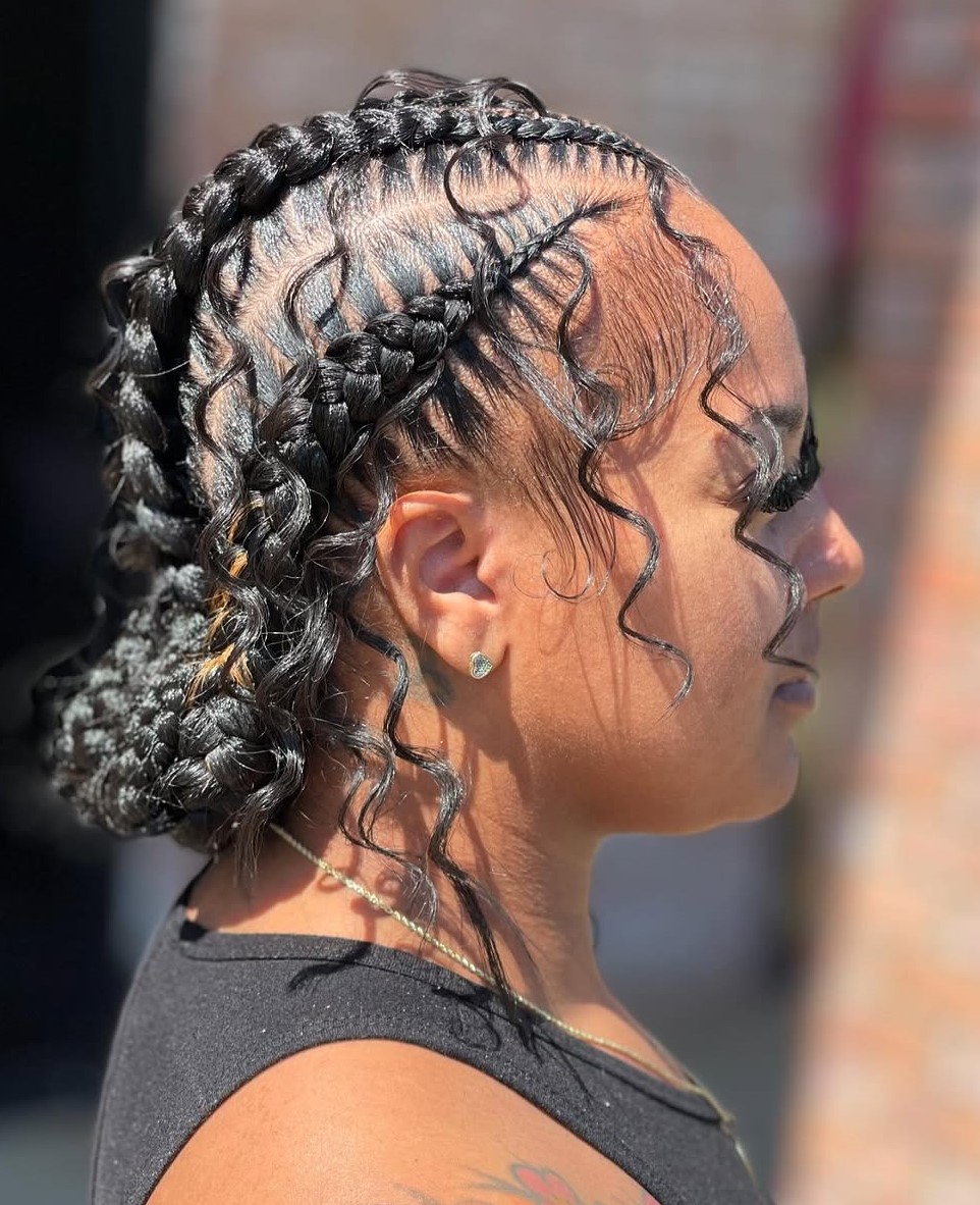 Großer Futter in Zöpfen mit Locken