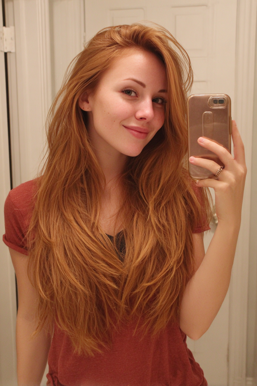 23. Weiche, kaskadierende kastanienbraune Schichten (geschichtete, unordentliche Haarschnitte) – geschichtete, unordentliche Haarschnitte