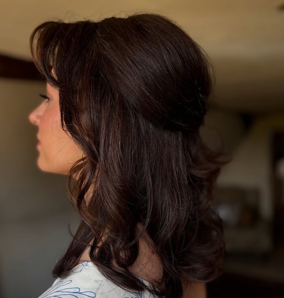 Mittelgerollte 2000er -Hochsteckfrisur