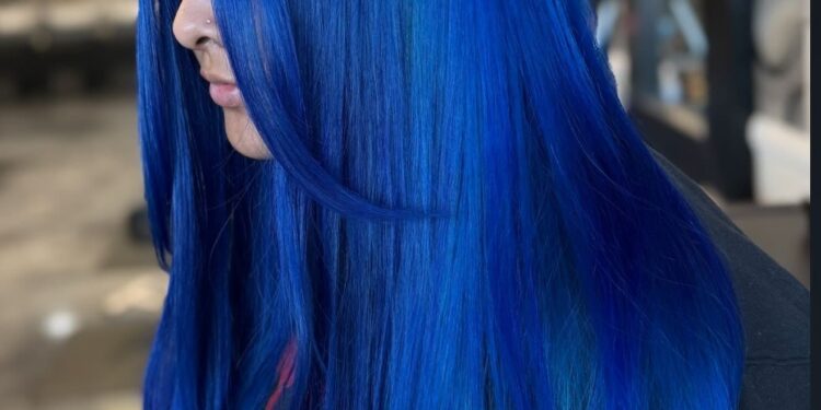25 Show-Stopping Blue Hair Farb Designs