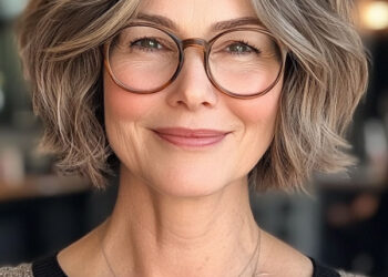 24 Bob -Haarschnitte für Frauen über 60 mit Brille