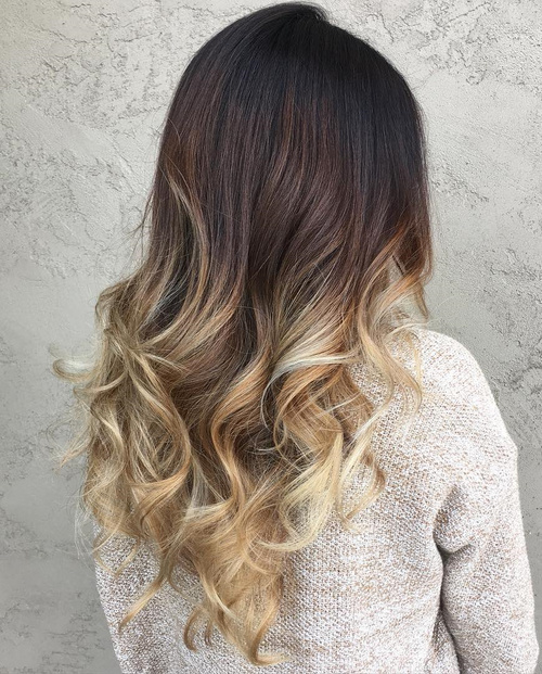 25 Beste Ombre Haarfarbe Ideen für blond, braune, rot und schwarze Haare Schwarz bis blonde lockige Ombre Haare