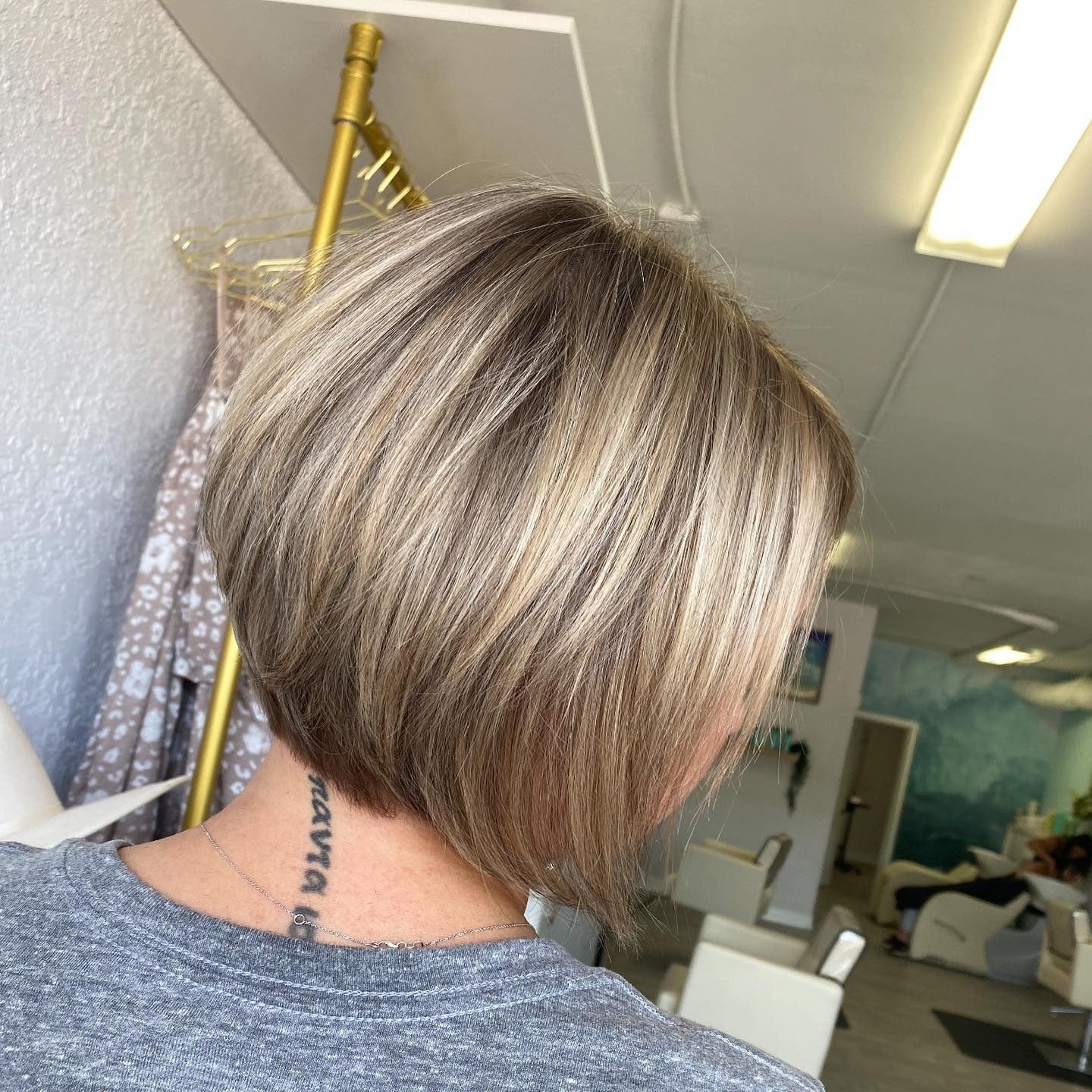 3. Aschblonder Precision Stacked Bob (Stacked Bob Hair)