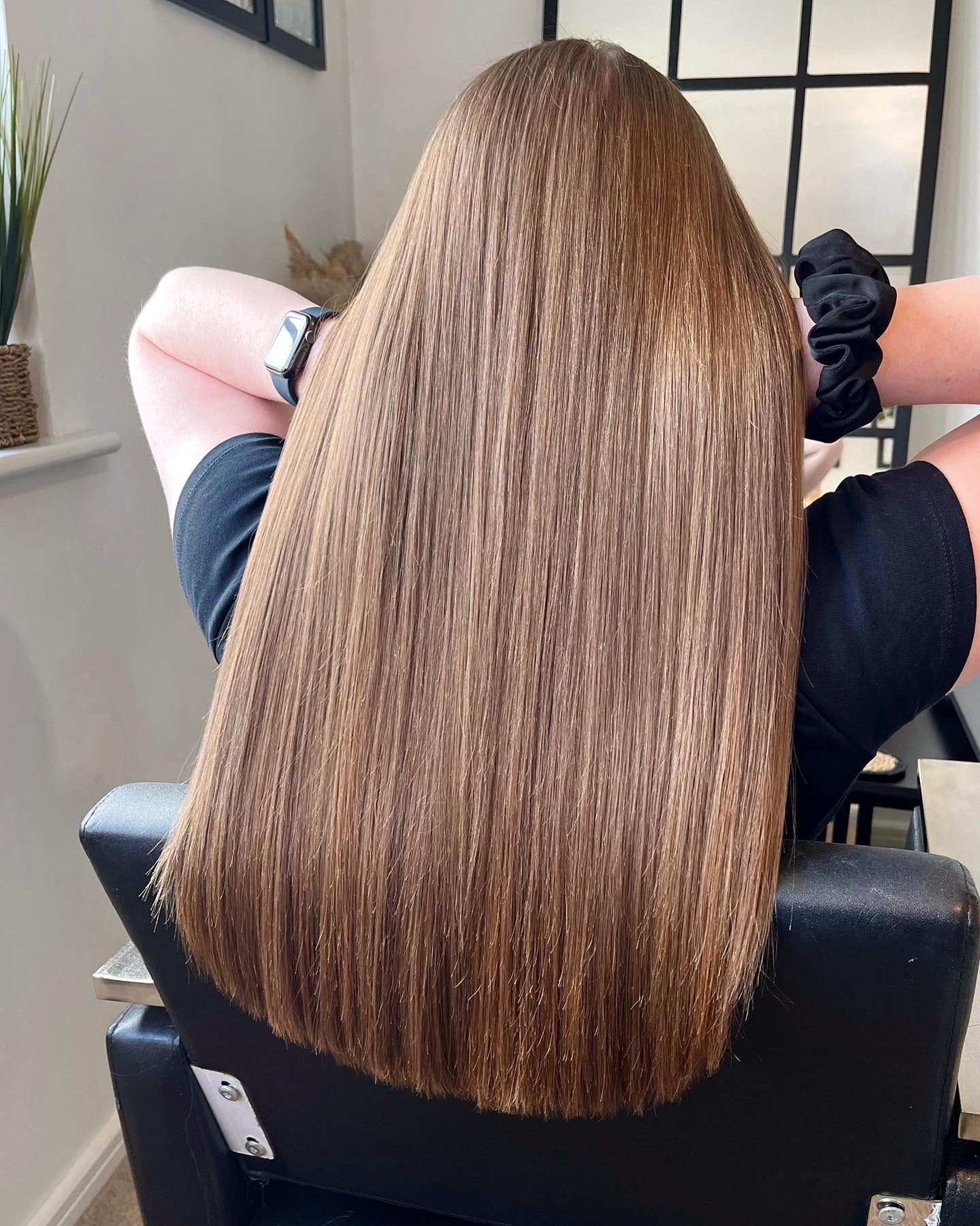 3. Chestnut Precision Cut (gerade Frisuren)