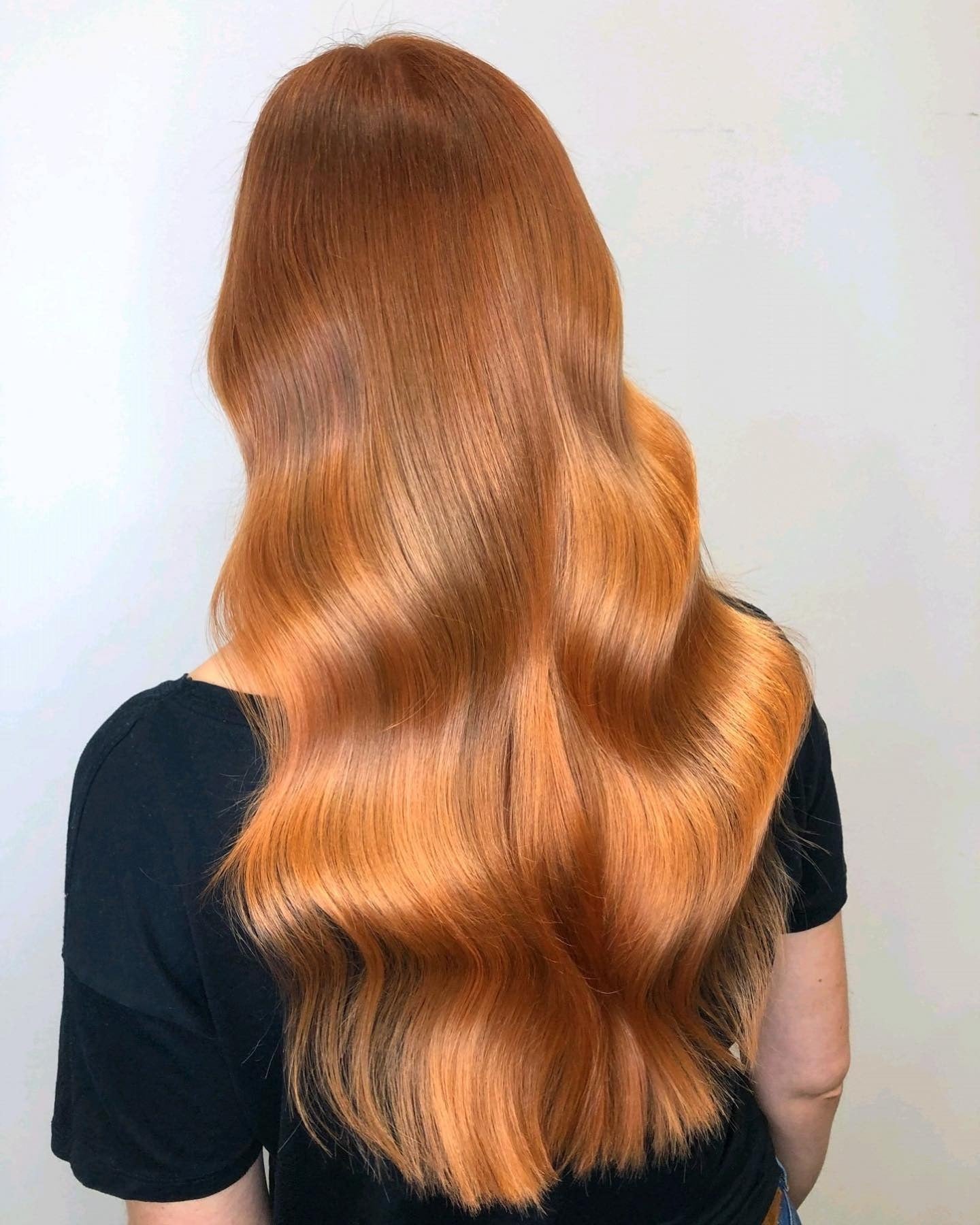 3. Klassische Hollywood -Wellen in Butterginger (Ingwer Haarfarbe)