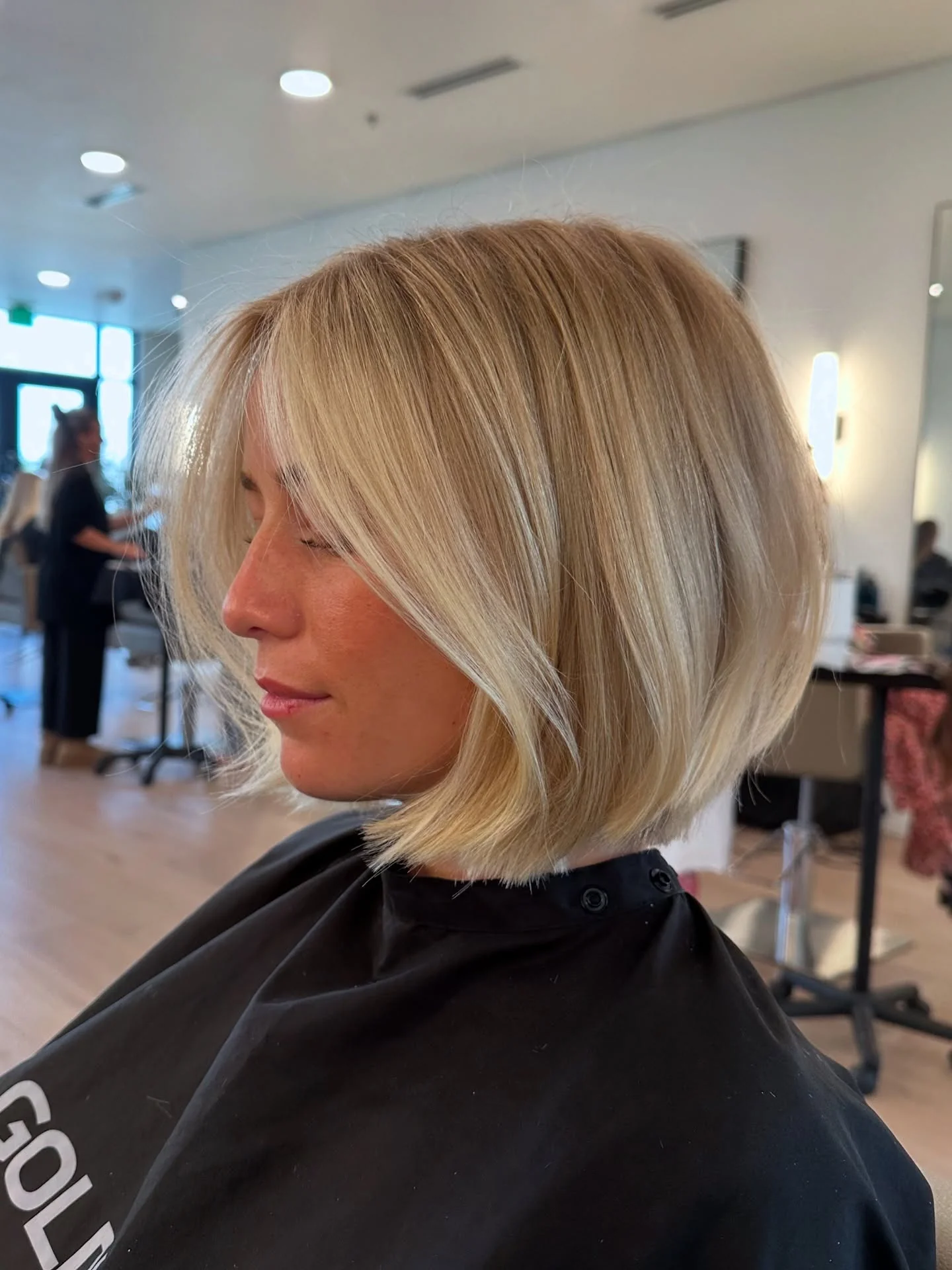 3. Cremig-blonder Bob mit Federbewegung (Bob-Frisuren)