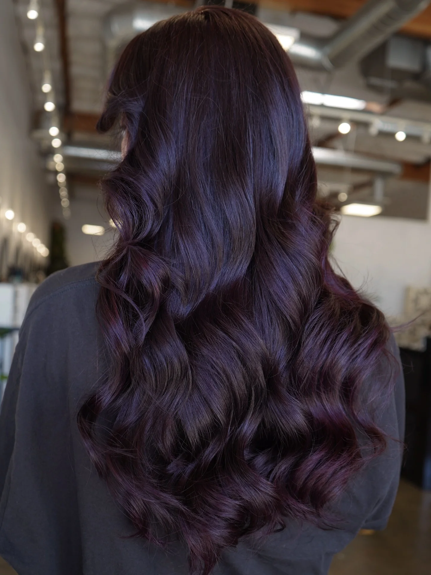 3. Dunkle Pflaumen-Burgunder-Wellen (dunkle Burgunder-Haarfarbe)