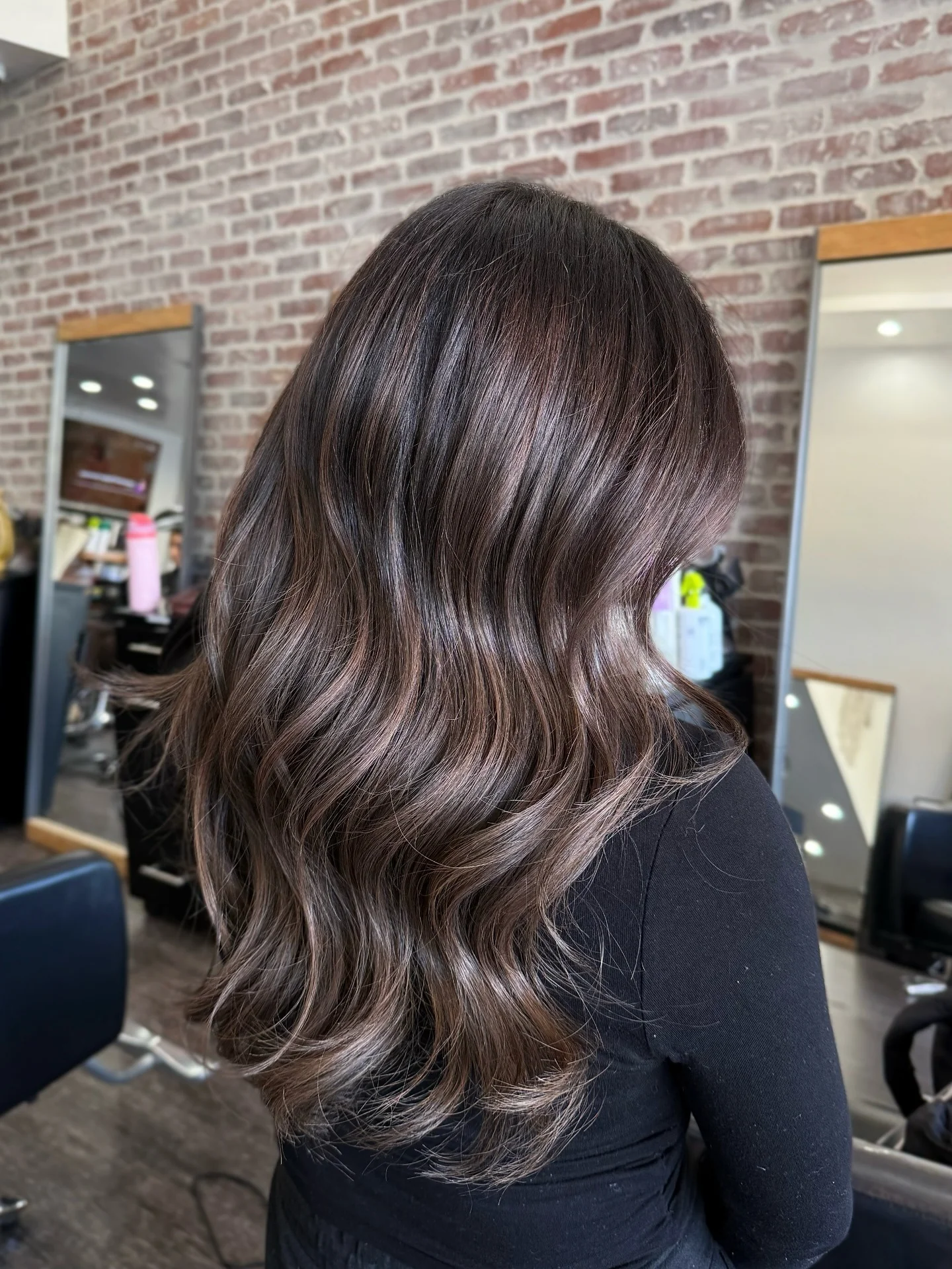 3. Tiefes Espressobraun mit rauchiger Dimension (braunes Haar mit Highlights)