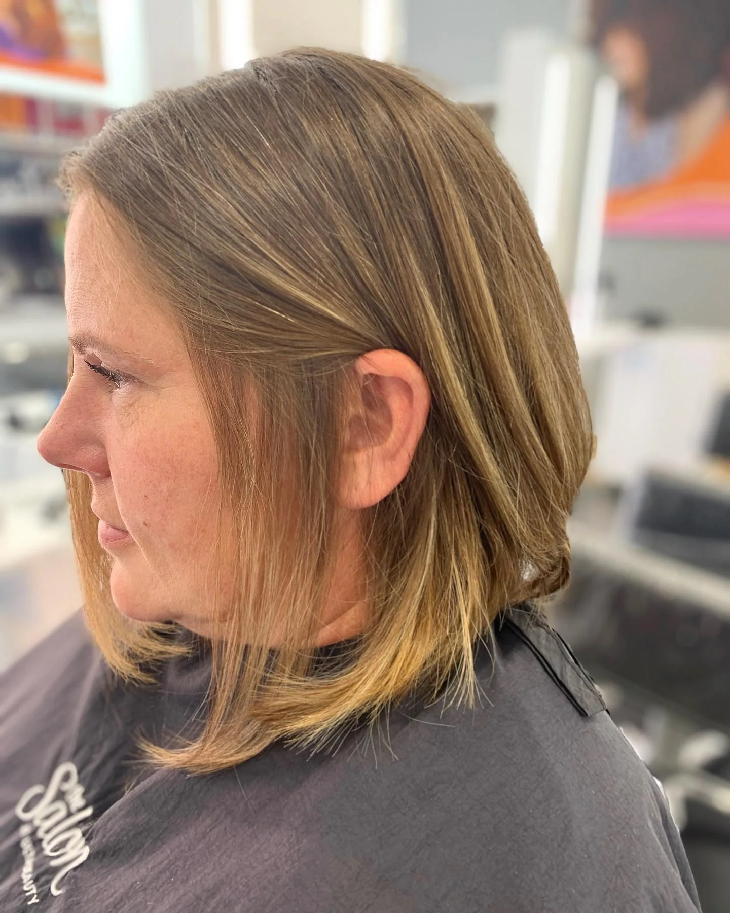 3. Honey Beige Shoulder-Grazing Inverted Bob (Inverted Bob Frisuren)