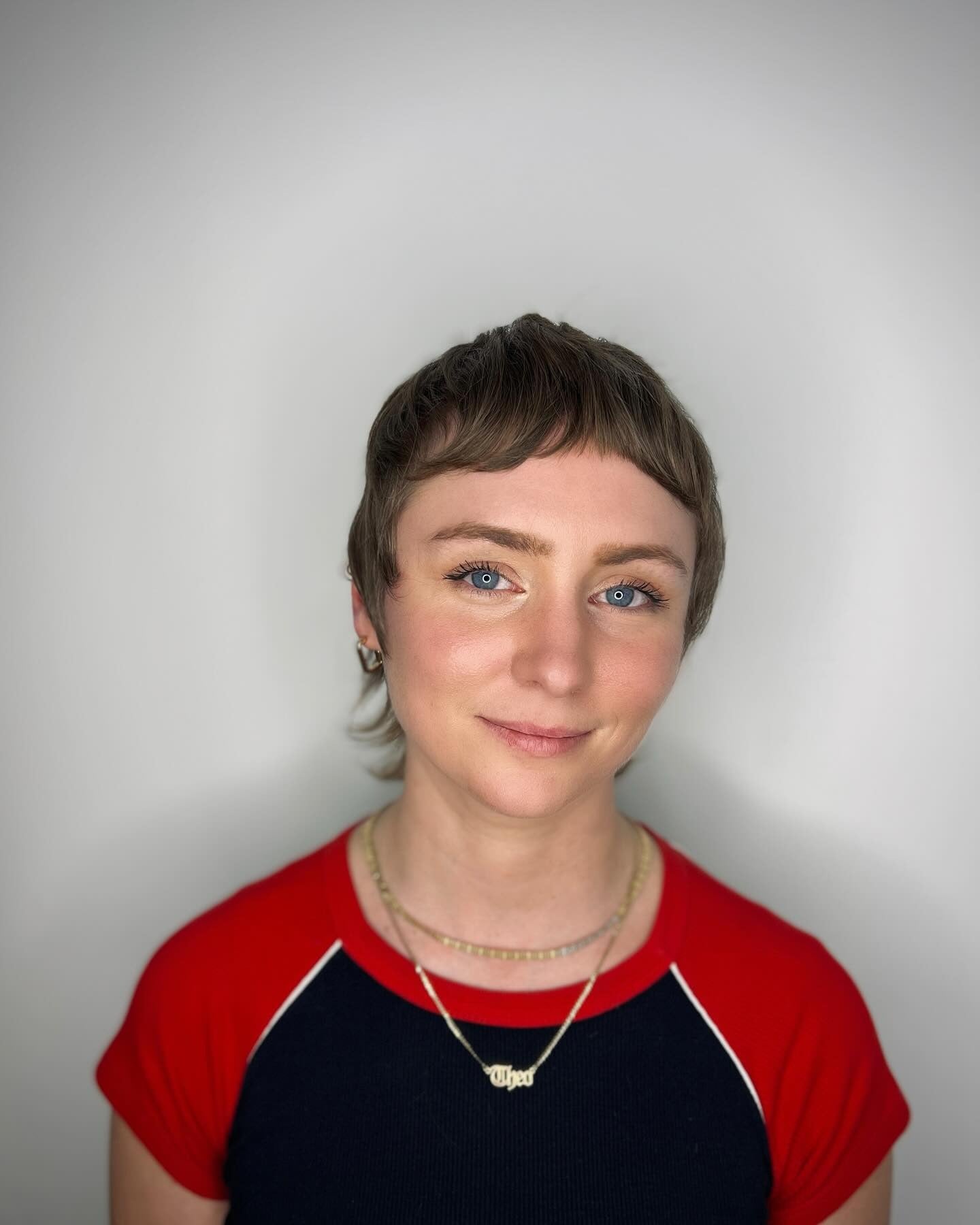 3. Micro Bang Pixie in Ash Brown (Pixie -Haarschnitte mit Pony)