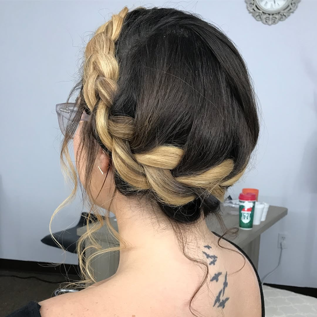 3. Ombre Crown Braid mit weichen Wellen (Frisuren mit Kronflecken)