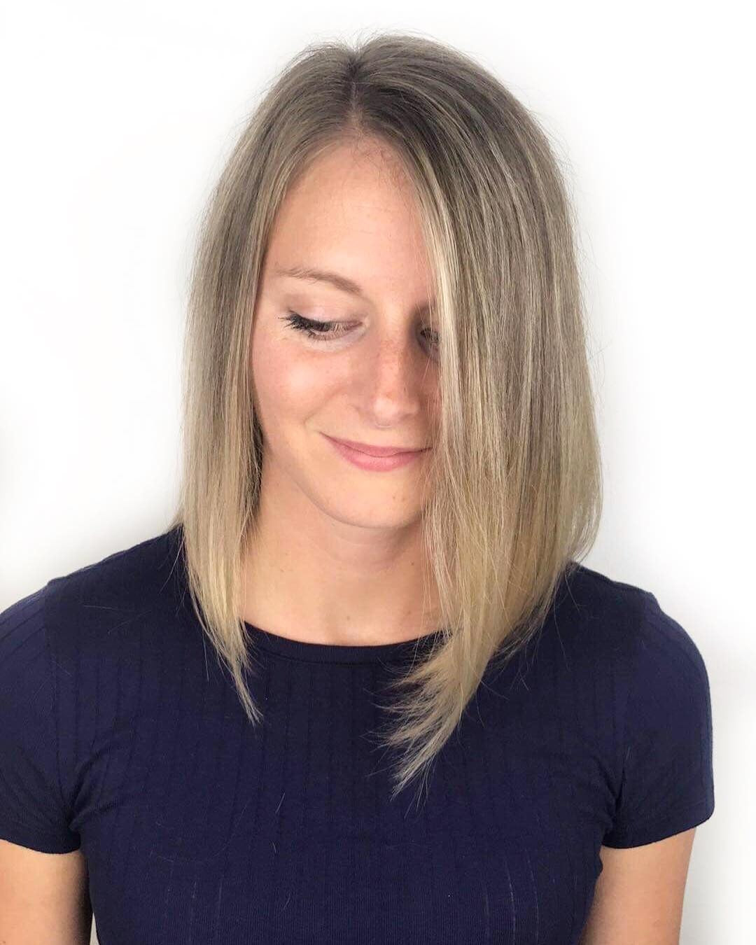 3. Sleek abgewinkelter Lob mit Seitenteil (abgewinkelter Lob Haarschnitt)