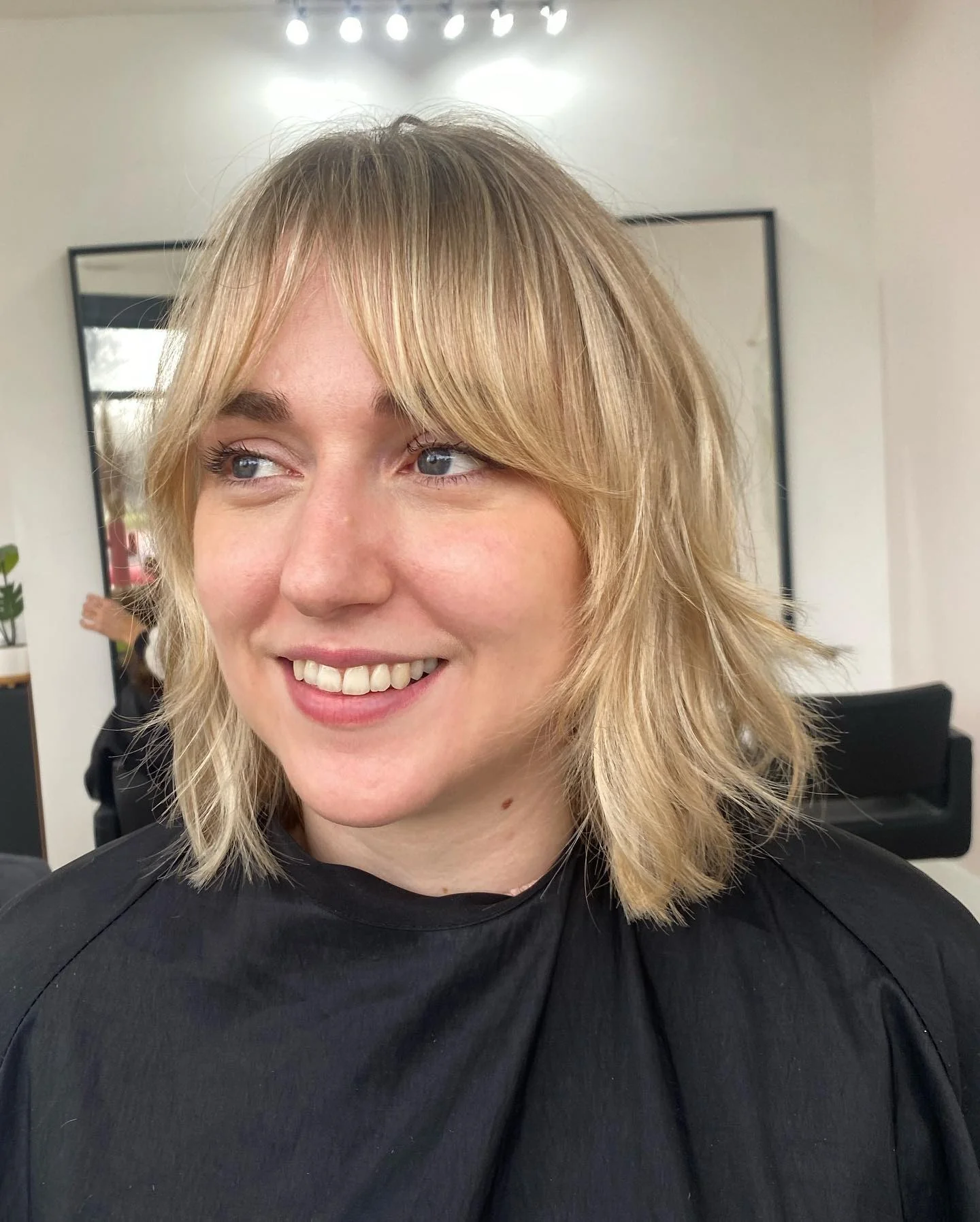 3. Zartblonder Shag mit zarten Fransen (Shaggy Bob Haircuts)