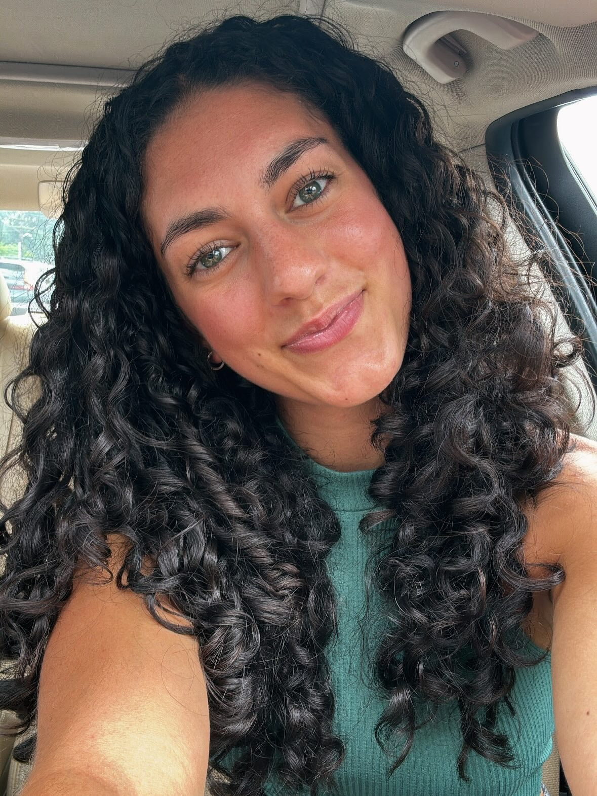 3. Weiche tiefschwarze Spiralen mit Glanzfinish (lockiges, flauschiges Haar)