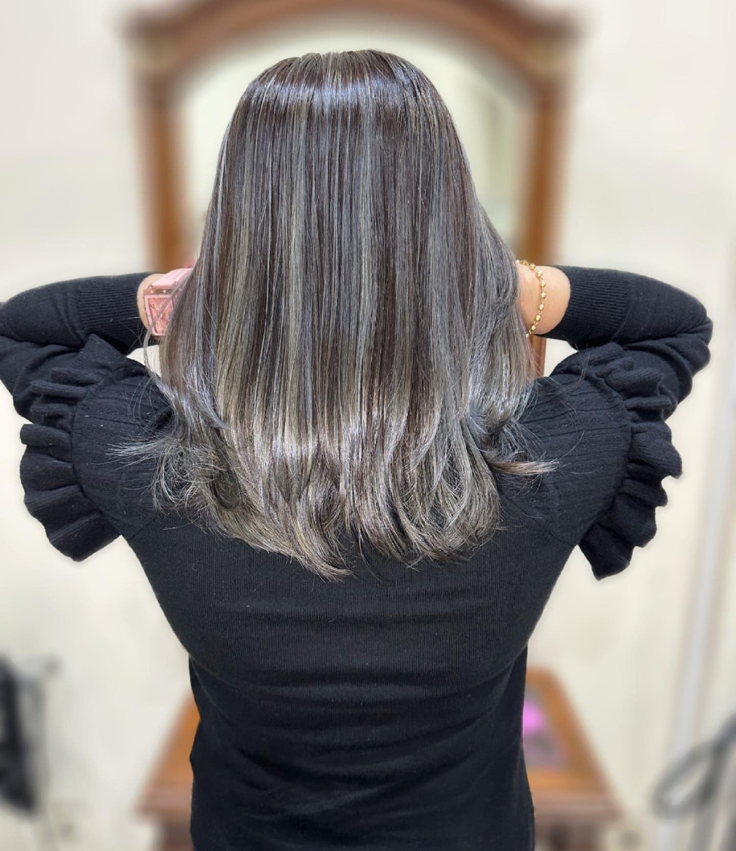 3. Straight Asche braun mit kühlen Tönen (Asche Haarfarbe)