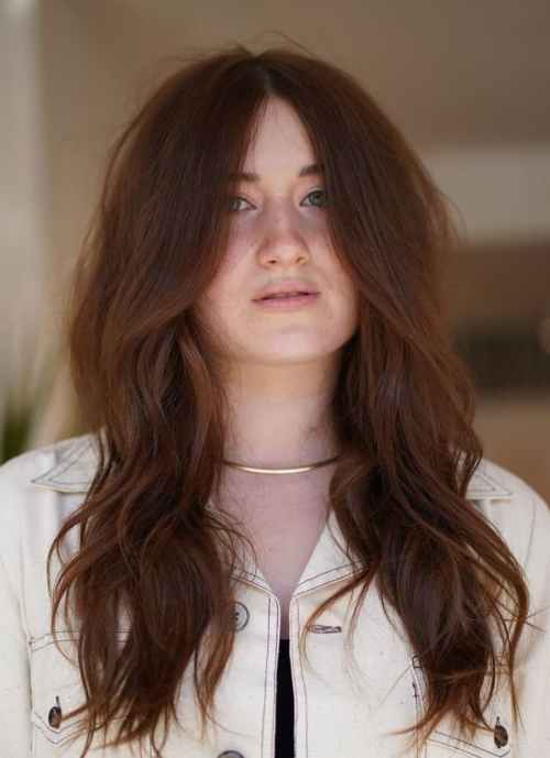 Braunes Haar mit roten Untertönen