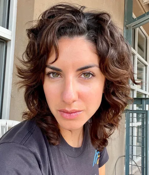 Niedlicher gewellter Wash-and-Go-Midi-Shag