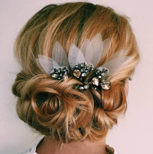 26 Hochzeitshaar Hochsteckfrisuren für elegante Bräute Hochhärte mit niedriger Brauthöhe mit einem Haarstück
