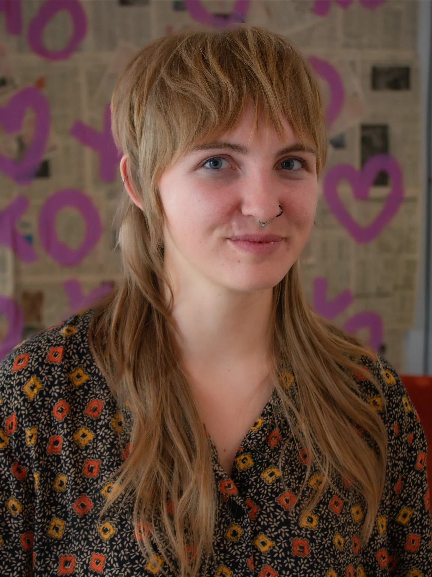 4. Butterblonder moderner Wolfsschnitt (Rasiermesserschnitt-Frisuren)