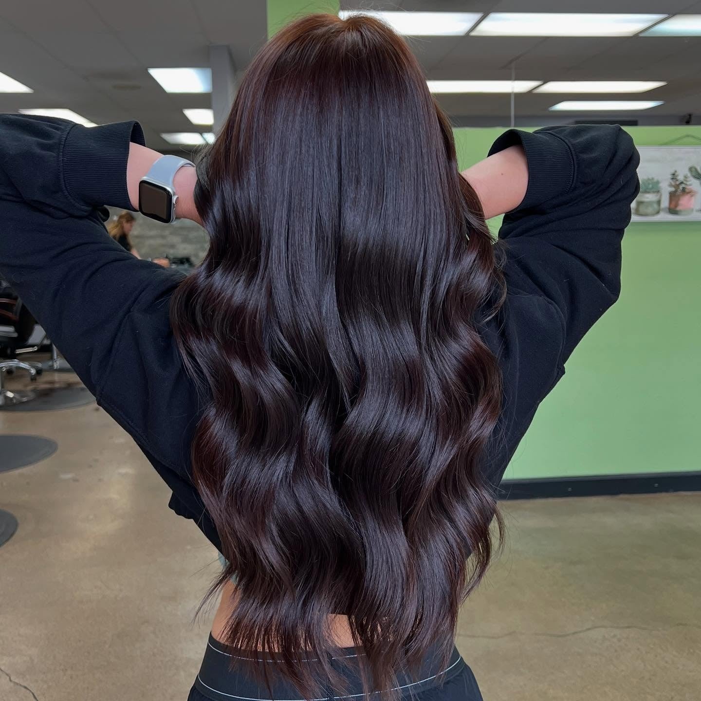 4. Hochglänzende dunkle Bratenlängen (Espresso -Haarfarbe)