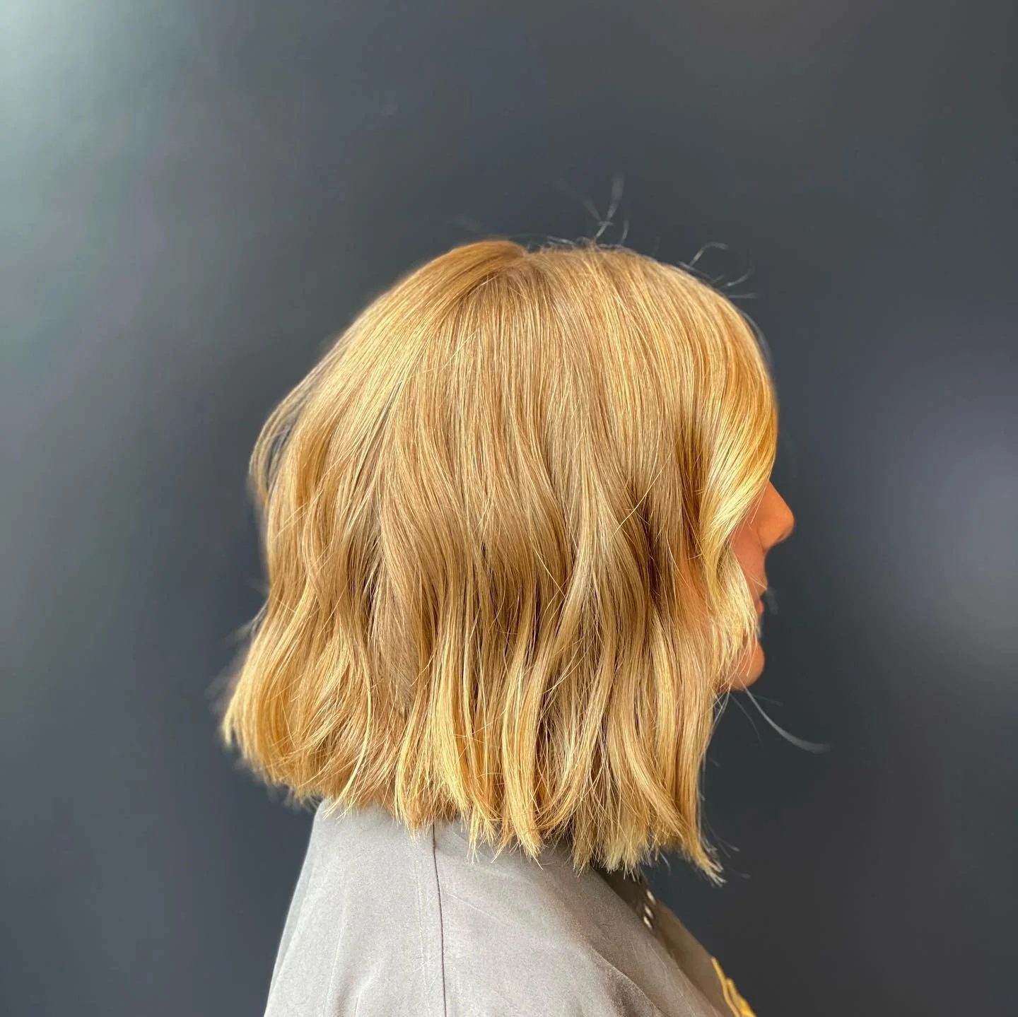 4. Honigblonder abgehackter Bob (abgehackte Bob-Frisuren)