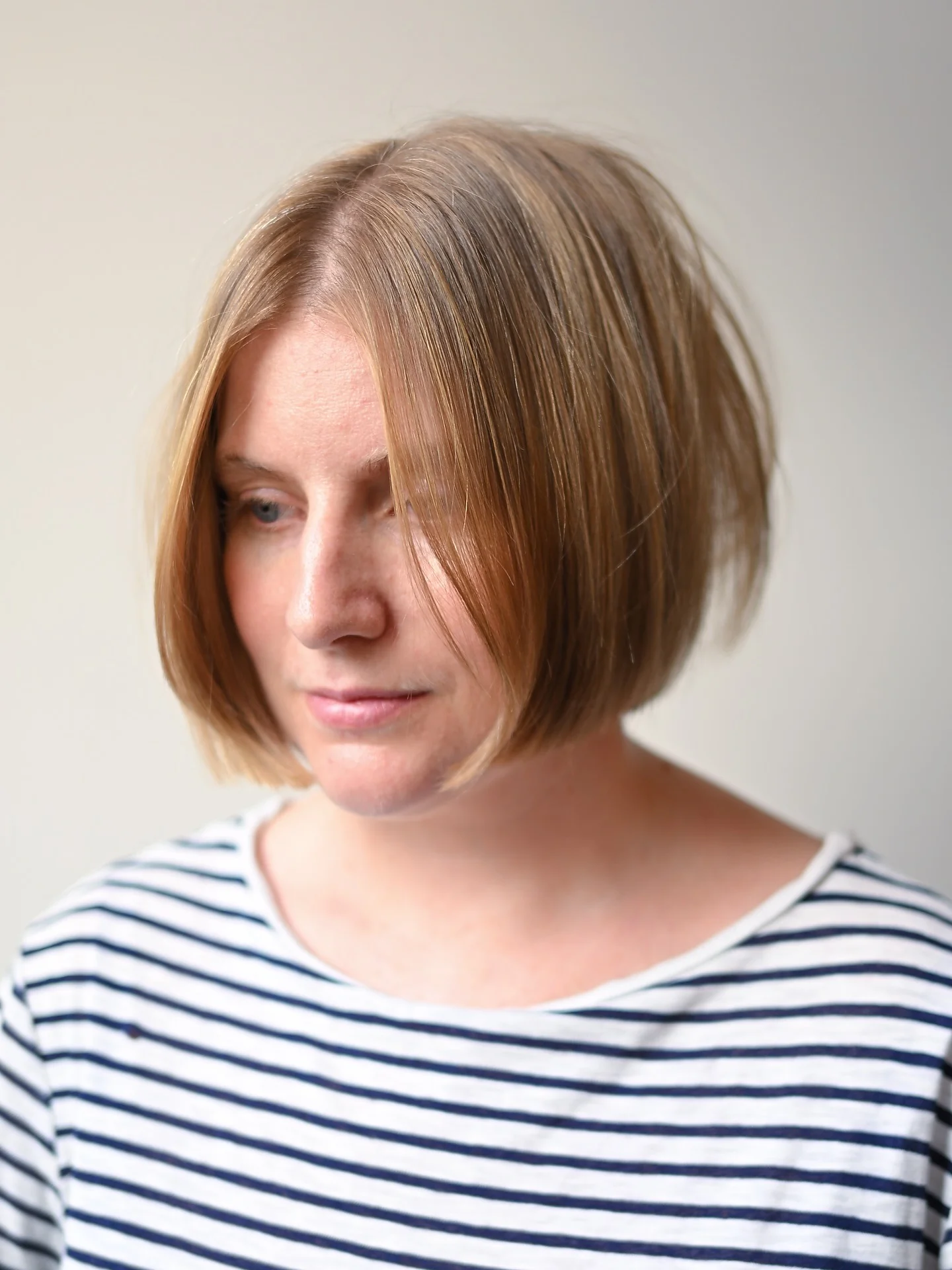4. Minimalistischer Bob mit weichem, warmem Braun (kurzes Bob-Haar)