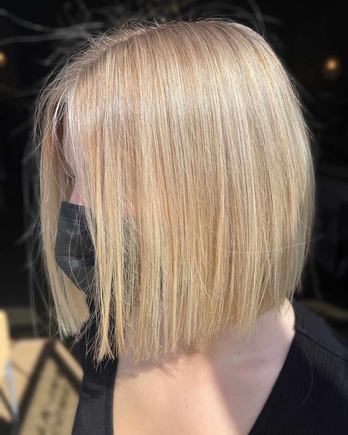 4. Platinum Vanilla Blunt Bob (kurzer Blunt Cut)