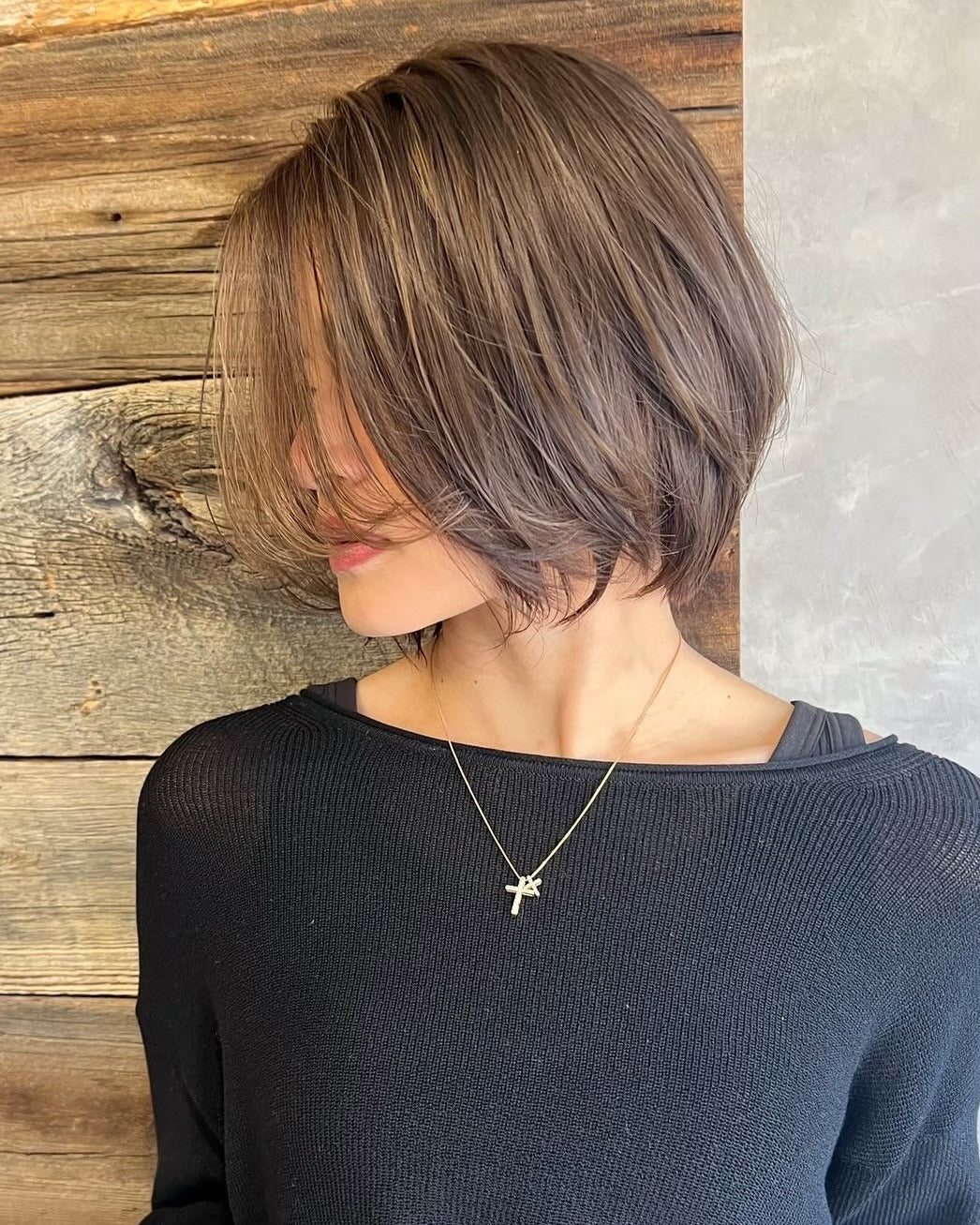 4. Abgerundete Brünette Bob mit Gesichtsschichten (Hüpfbobhaar)