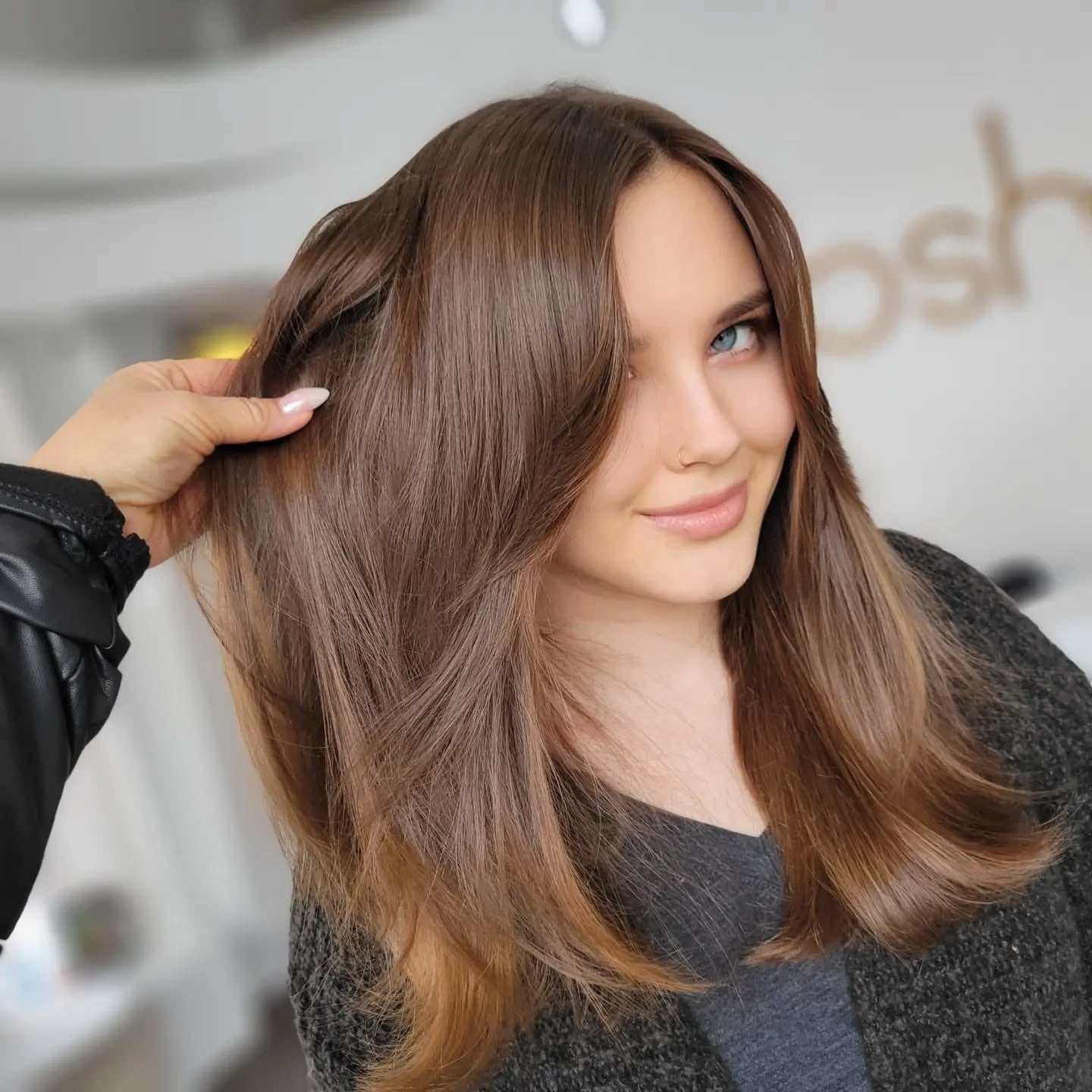 4. Schlafen leichte Mokka -Blowout (hellbraune Haarfarbe)