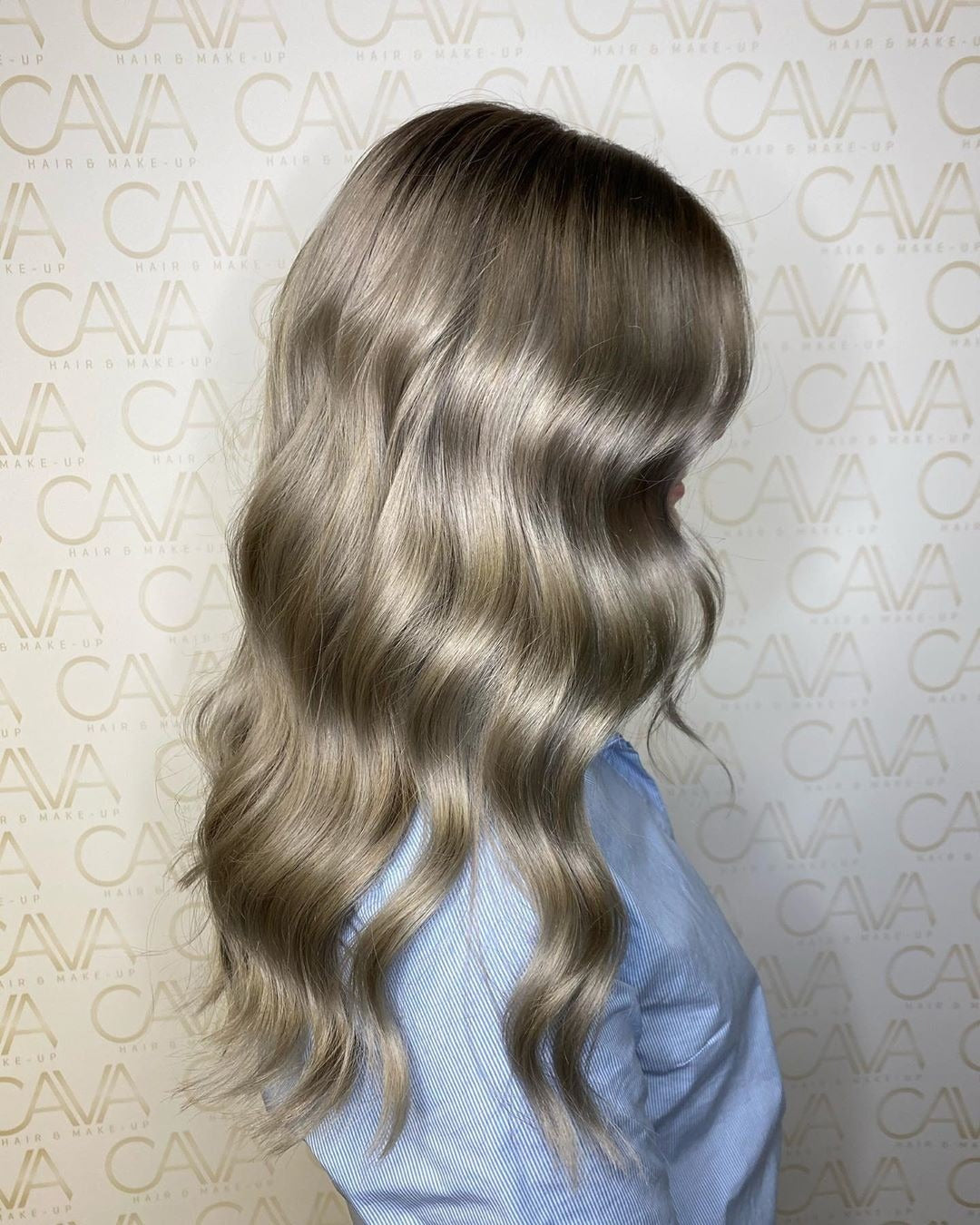 4. Glatte Perle Blonde Wellen (graue Haarfarbe)