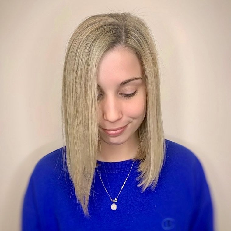 4. Gerade abgewinkelte Lob mit weichem Platin -Finish (abgewinkelter Lob Haarschnitt)