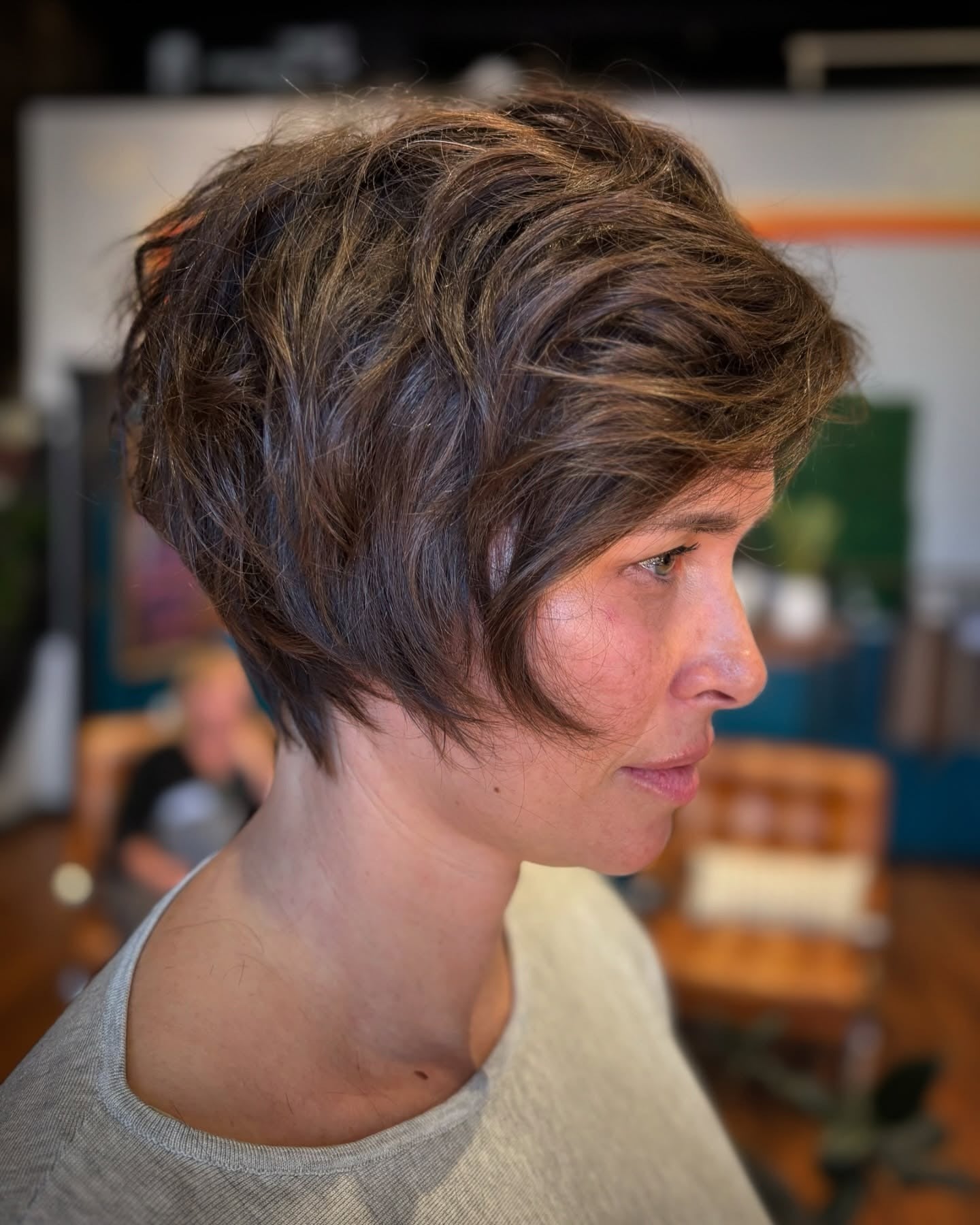 4. Wavy Pixie Bob mit natürlicher brauner Textur (Pixie Bob Haarschnitte)