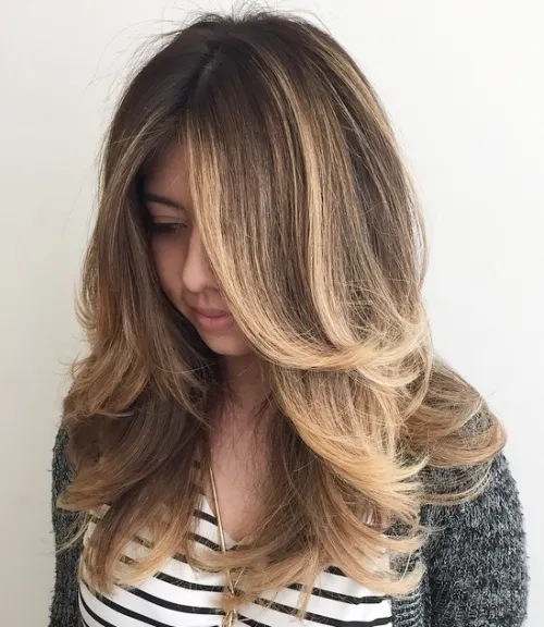 Geschichtetes Haar mit Balayage