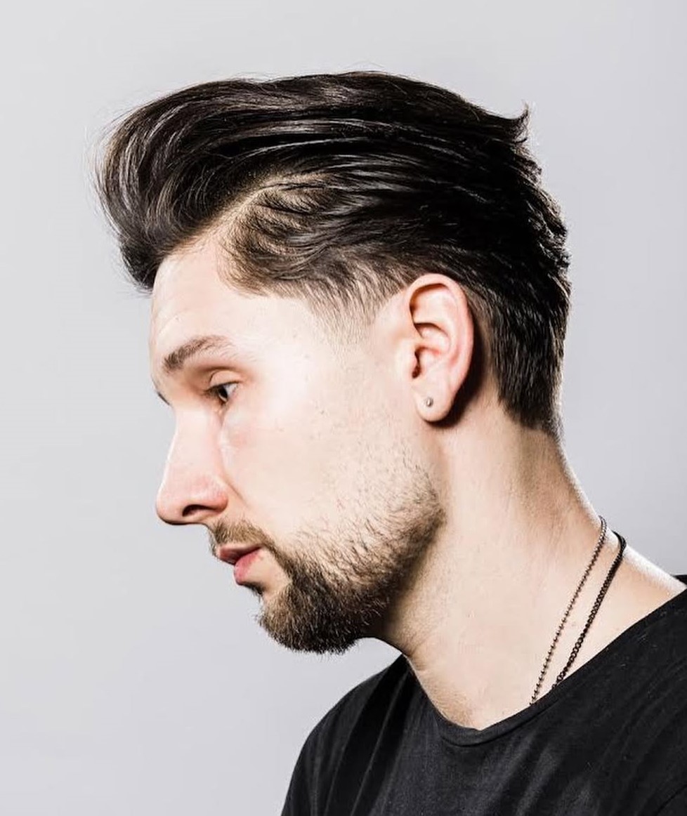 Männerpompadour für längliche Gesichter