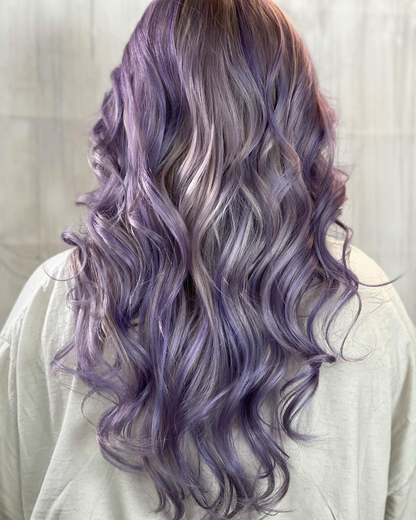 5. Ash-Lavender Ombre Locken (Lavendelhaarfarbe)