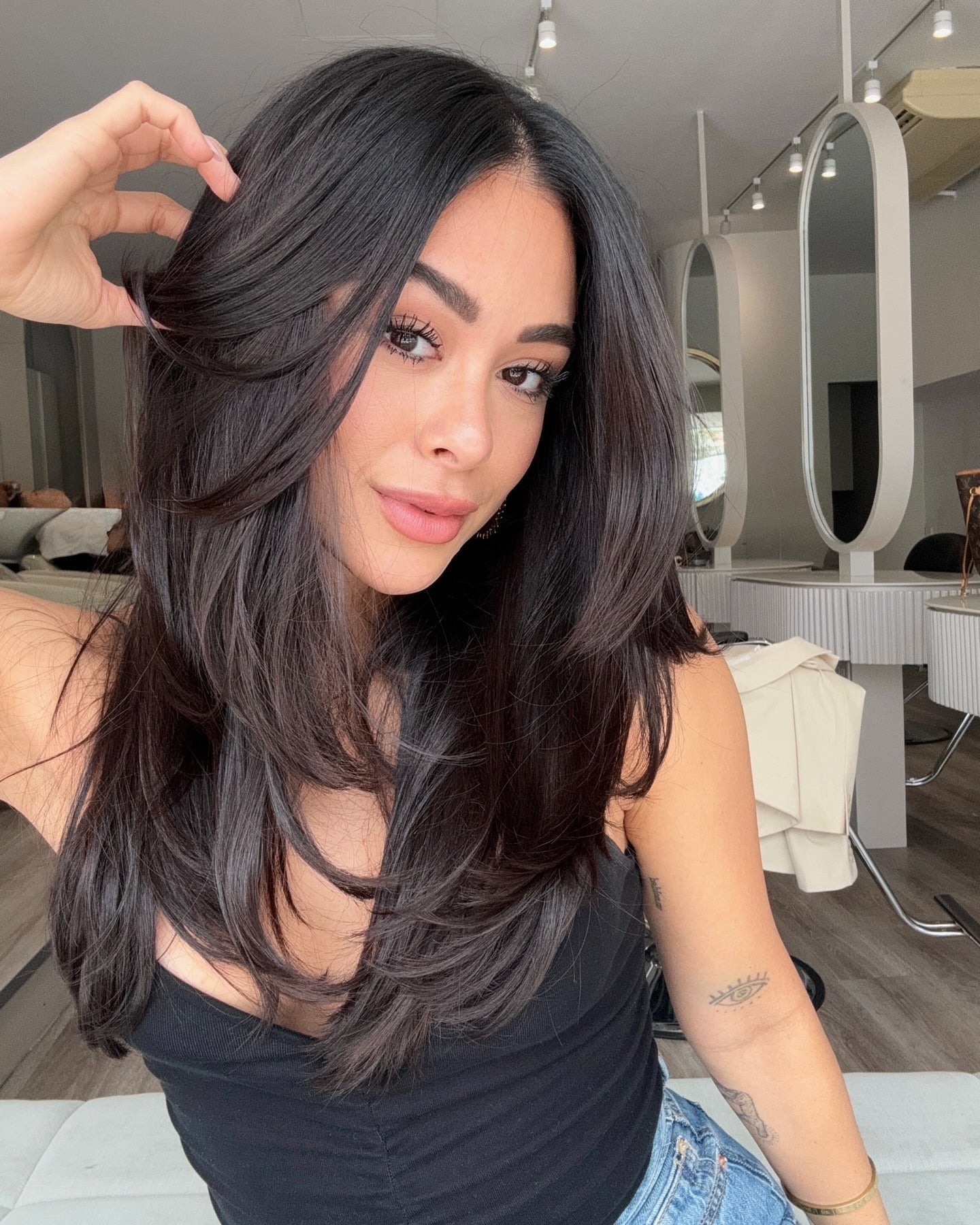 5. Blended Schmetterlingsschichten mit natürlichen Volumen (Schmetterlingshaarschnitt für Frauen)