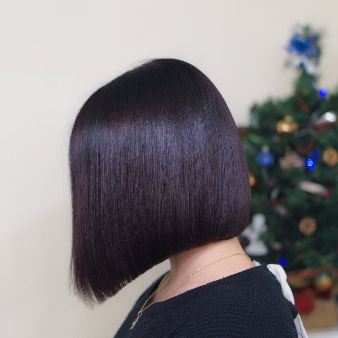 5. Chic Sleek A-Line Burgundy Bob (Dark Burgundy Haarfarbe)