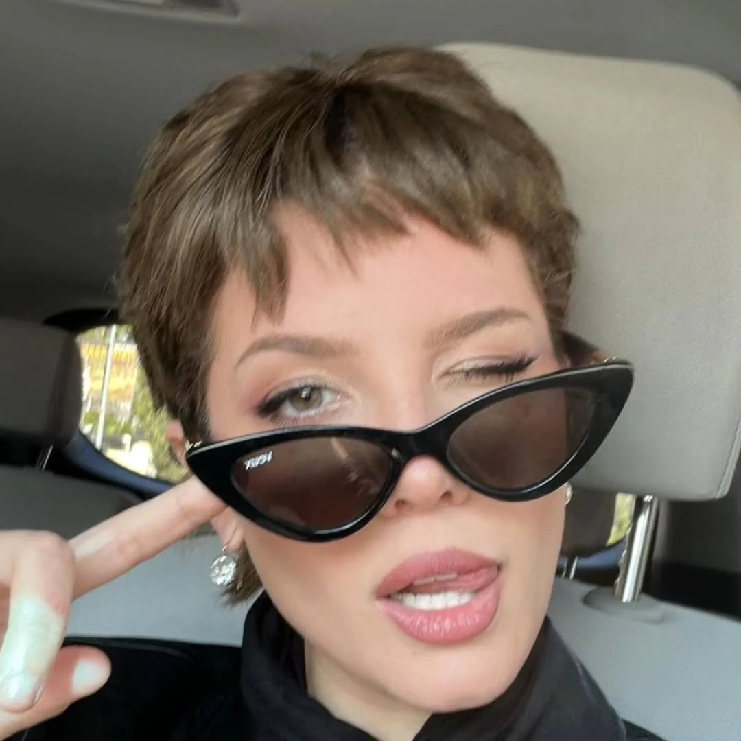 5. Choppy Mocha Micro Fringe Pixie (Wispy Pixie-Frisuren)