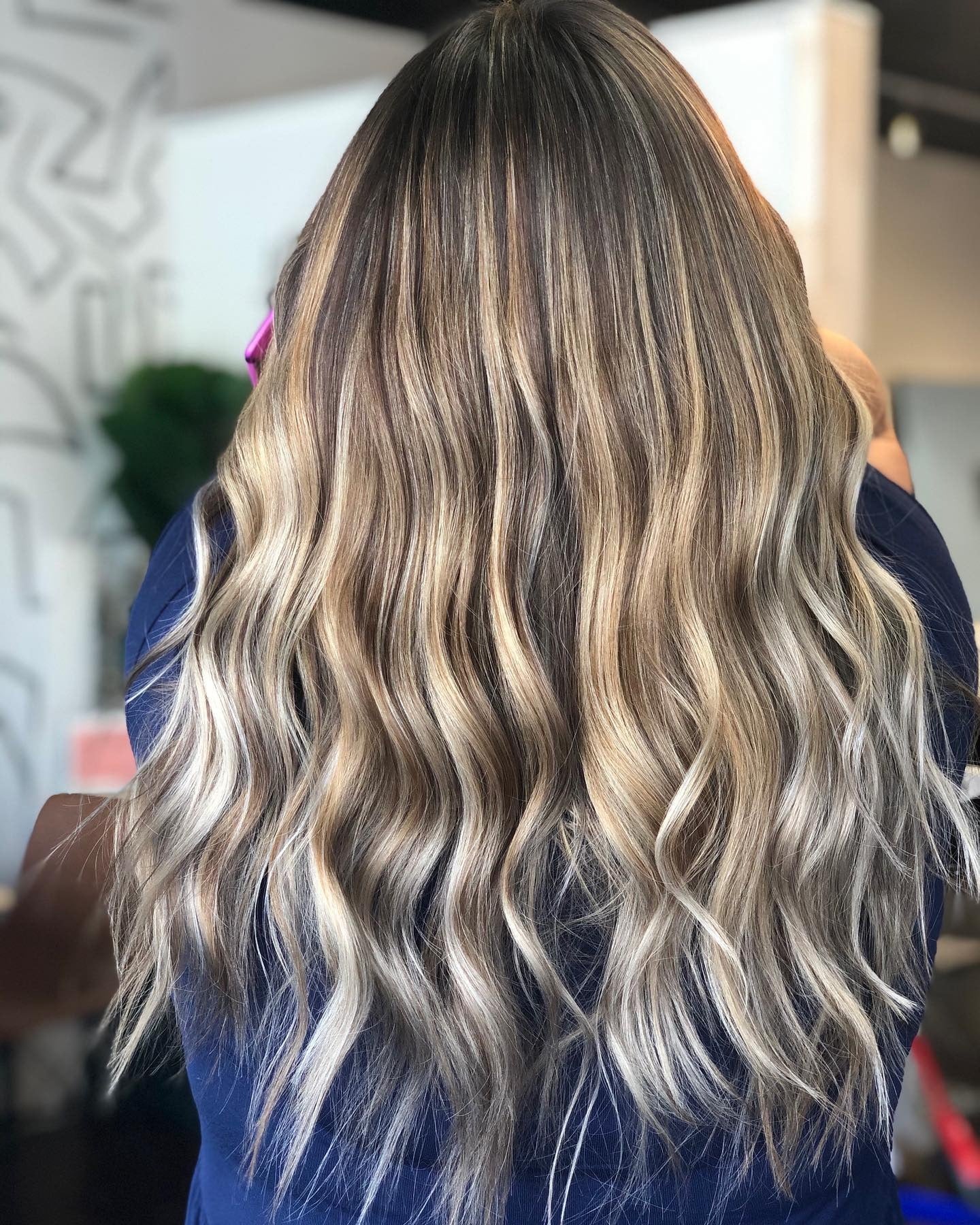 5. Cool beige Balayage mit gemischten Enden (Balayage Haarfarben)